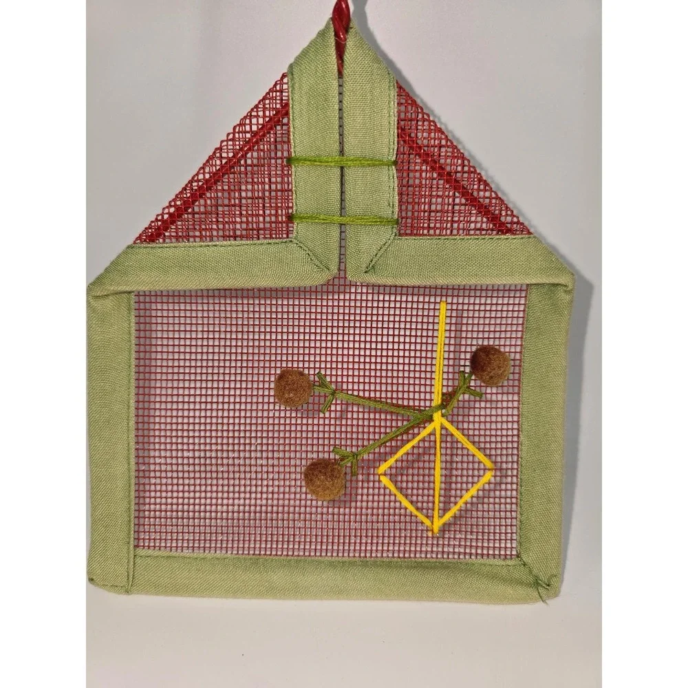 Vintage Folk Art Fly Swatter Cottagecore Wire Mesh Wall Hanging, Kitschy Country